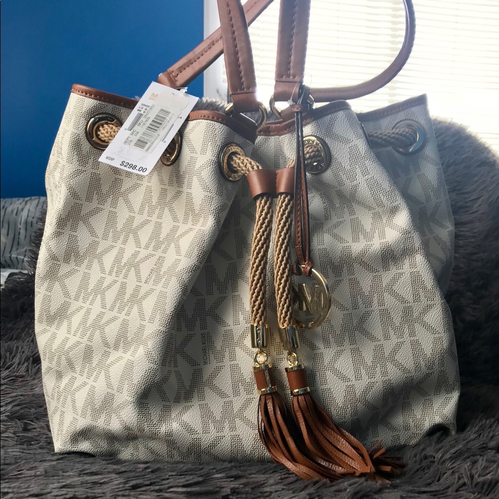 Lg gathered tote 👜 Michael kors